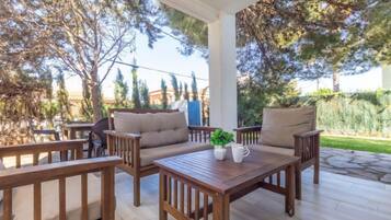 House, 4 Bedrooms | Outdoor dining