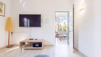 House, 4 Bedrooms | Living area