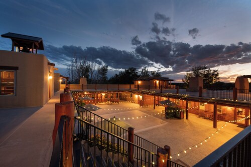 Escape to the Fort: A Rustic Luxe Retreat Like No Other