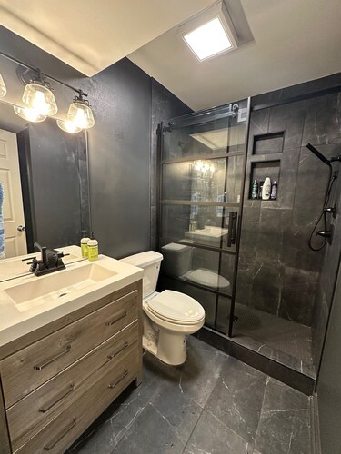 Relaxing 2-bedroom home in the heart of West Little Rock with a hot tub.