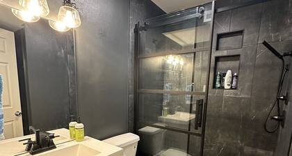 Relaxing 2-bedroom home in the heart of West Little Rock with a hot tub.