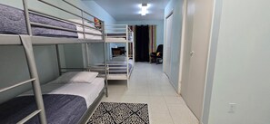 5 habitaciones, escritorio, cuna de viaje y wifi gratis