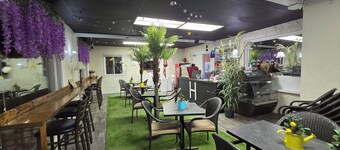 Charming Country Retreat with Scenic Views for 1 - 12 guests