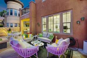 Outdoor dining - Best Festival Pricing-Pure Luxury/Steam Room+Pool (Indio)