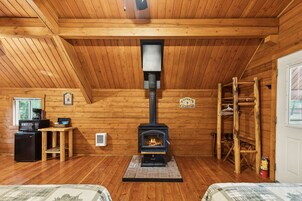 1 habitación y espacio para trabajar con laptop 