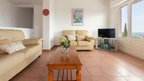 Unclassified image, 2 of 12, button - Global Karina - By Global Rental Holidays 8427 (Peniscola)