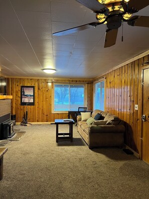 Télévision, cheminée