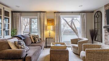 House (2 Bedrooms) | Front of property