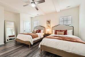 3 bedrooms, desk, iron/ironing board, free WiFi