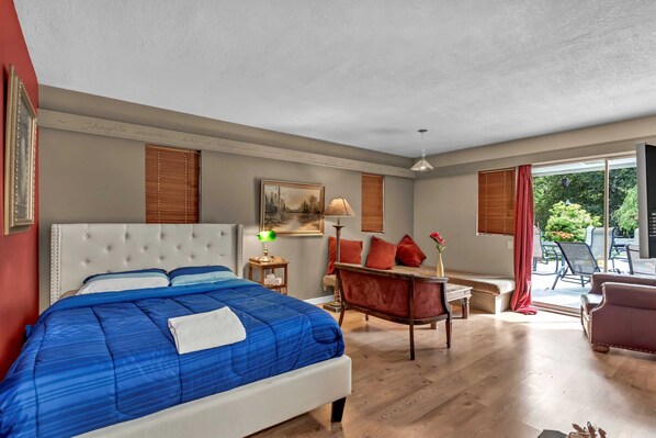 5 bedrooms, iron/ironing board, free WiFi, bed sheets