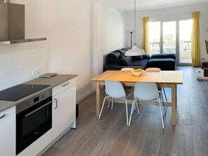 Casa, 3 habitaciones | Cocina privada