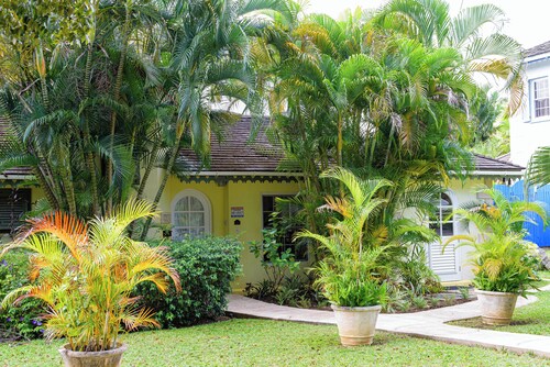 Charming 3-bedroom townhome with WiFi and AC in peaceful Porters
