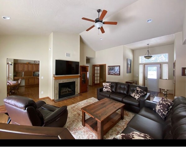 Smart TV, fireplace, DVD player, books
