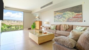 Villa, 5 Bedrooms | Living area - Global Piedra Amarilla 6p 8437 (San Bartolomé de Tirajana)