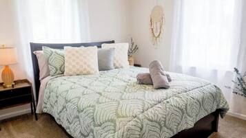 3 chambres, fer et planche à repasser, Wi-Fi, draps fournis