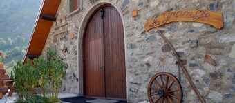 LA GRANGE - 2 VAST CHALET APARTMENTS (70m2) - ALPE D'HUEZ ACCESS