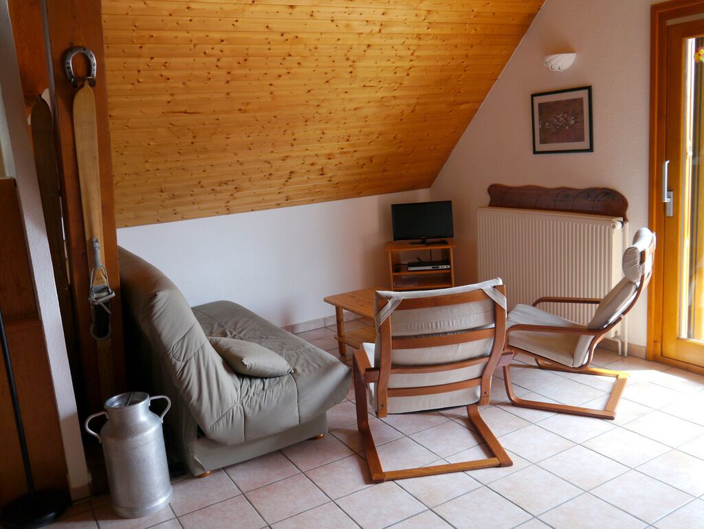 Télévision, lecteur de DVD, chaîne hi-fi