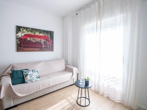 TV - New, beautiful charming apartment. (Armilla (Granada))