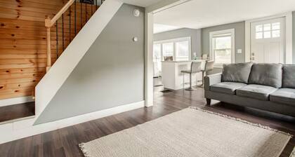 3-bedroom house in charming Meredith with WiFi, AC. Enjoy your stay