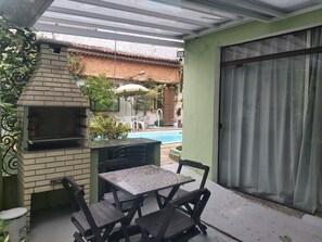 Outdoor dining - House, 3 bedrooms with double beds, suite, air conditioning, swimming pool, 2 garages (Vila da Saúde São Paulo)