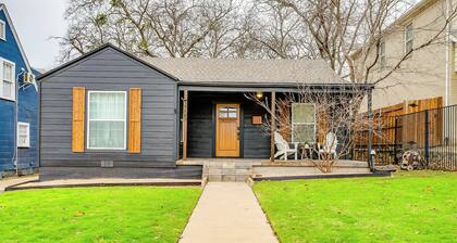 Charming 2-bed in Fort Worth w WiFi, AC, King Bed, walk to Dickies & Will Rogers