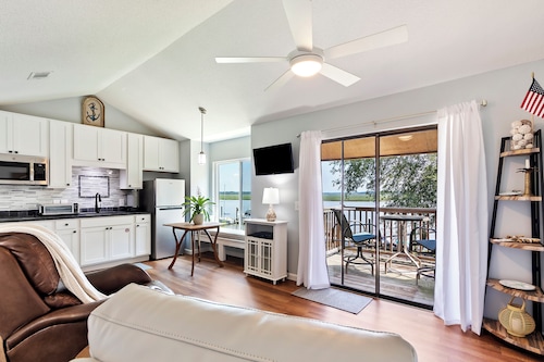 Mariners' Nautical Nest on Port Royal's Battery Creek