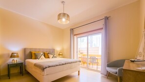 2 chambres, fer et planche à repasser, accès Internet, draps fournis