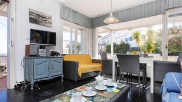 House, 3 Bedrooms, Terrace | Dining