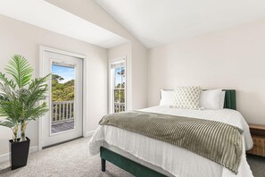 5 bedrooms, desk, iron/ironing board, free WiFi