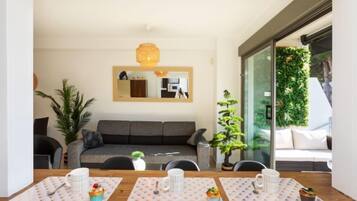 House, 3 Bedrooms, Terrace | Interior