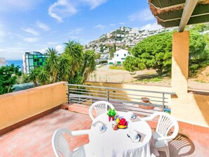 House, 3 Bedrooms, Terrace | Outdoor dining - Global Velazquez - By Global Rental Holidays 8539 (Roses)