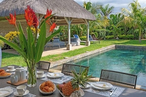 Outdoor dining - Sumptuous villa Mahé,4 bed, 5 min from the beaches (Rivière du Rempart District)