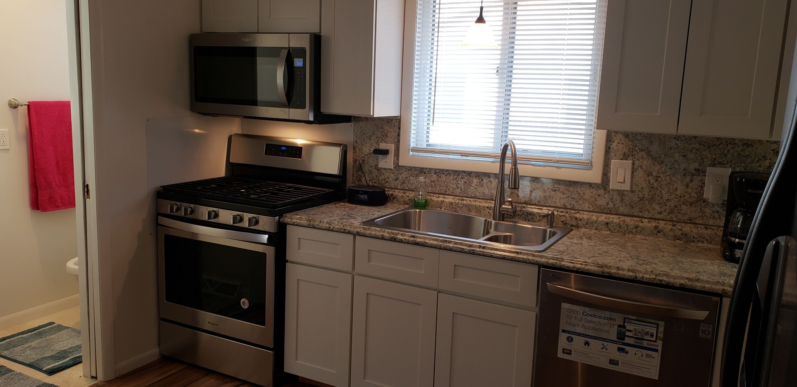 Refrigerador, microondas, horno, placa de cocina