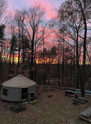 Exterior - Yurt in Middlebury, Vermont (Middlebury)