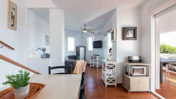House, 3 Bedrooms, Terrace | Interior