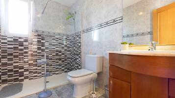 House, 3 Bedrooms, Terrace | Bathroom