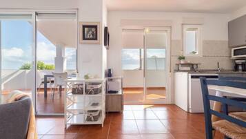 House, 3 Bedrooms, Terrace | Private kitchen