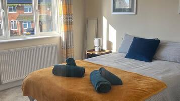 2 bedrooms, WiFi, bed sheets