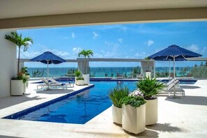 Outdoor pool - 1 Br. Steps From the Beach Roof W/ocean View (Playa del Carmen)