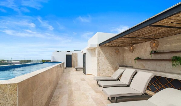 Outdoor pool - 1 Br. LX Amenities Prime Location (Tulum)