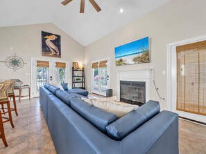 Smart TV, fireplace