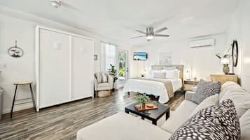 Espacio para trabajar con un portátil, cuna de viaje, wifi gratis