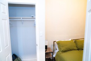 2 habitaciones, escritorio, wifi y ropa de cama 