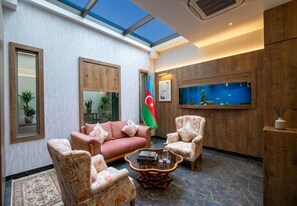 Lobby sitting area - Happy Sunday Baku (Baku)