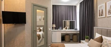 Standard Double Room, 1 King Bed, Non Smoking, City View
