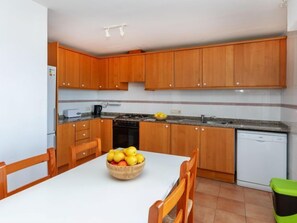 House, 3 Bedrooms, Terrace | Private kitchen - Global Karina - By Global Rental Holidays 8540 (Peniscola)