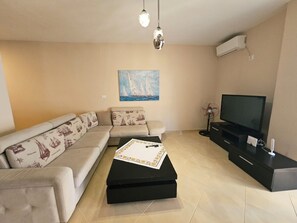 Appartement, 2 slaapkamers, roken, balkon | Woonkamer