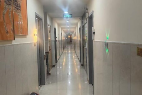 Interior. Shaoxing Jiajia Business Hotel (Lu Xun Hometown)