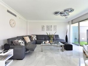 House, 5 Bedrooms | Living room - Global Meloneras Hills 19 8551 (San Bartolomé de Tirajana)