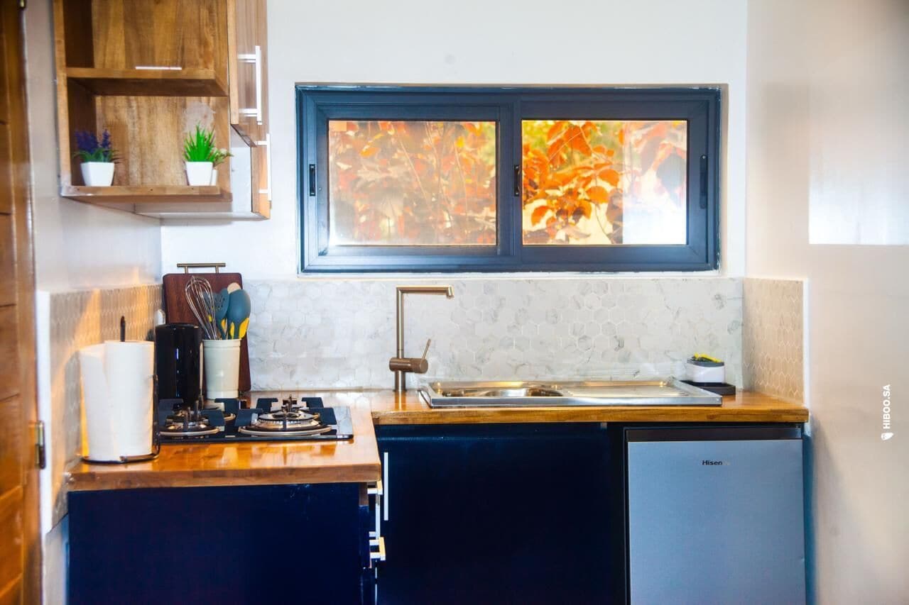 Frigorifero, piano cottura, macchina per tè/caffè, bollitore elettrico